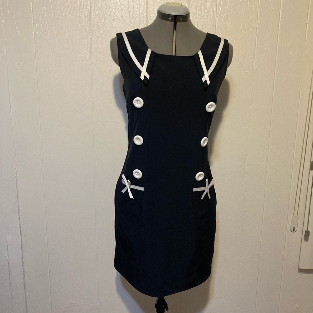 NWT Oxiuli fashion Navy sleeveless detailed dress.